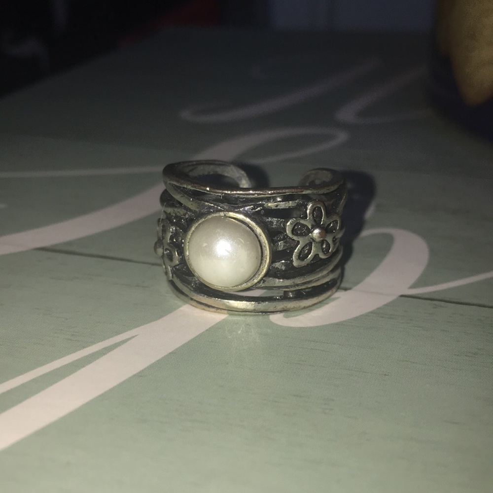Pearl adjustable ring